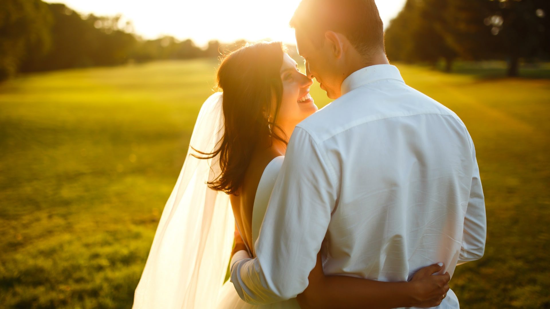 Celebra tu boda <br>en R&C Salón